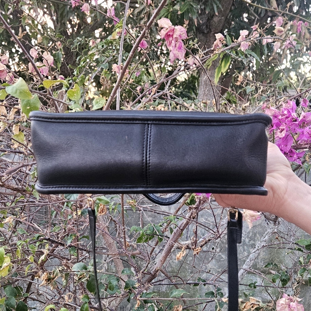 Vintage 90’s  COACH 9927 Willis Black Leather Crossbody Shoulder Handbag Purse - Picture 5 of 12